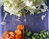 Foto langkah ke 3 dari resep Sayur sop sederhana.
