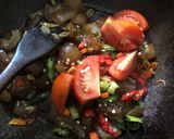 Foto langkah ke 3 dari resep Oseng Cecek Pedas.