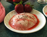 A picture of step 8 of Strawberry Panna Cotta.