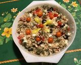 Une image de l'étape 12 de Salade de riz thon blanc, oignon de roscoff, feta, olives, tomates.