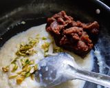 A picture of step 5 of Chikoo kheer.