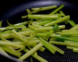 香芹炒豆干 - 適合炎夏的餐桌料理的食譜步驟2照片