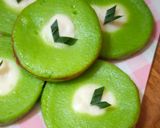 Foto langkah ke 6 dari resep Kue Lumpur Pandan Vla Santan.