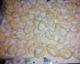 Foto del paso 1 de la receta: Ñoquis de sémola y queso parmesano con salsa bologñesa 