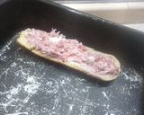 Foto del passaggio 2 della ricetta Sfilatino salsiccia e stracchino