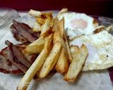 Foto del paso 2 de la receta Un clásico, huevos fritos con patatas y lomo