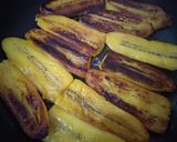 Foto langkah ke 9 dari resep Pisang Gapit Saus Karamel.