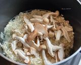 Foto del passaggio 3 della ricetta Risotto ai funghi giapponesi e noci