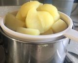A picture of step 3 of Quick Midweek Mashed Potatoes 🥔.