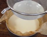 Foto langkah ke 2 dari resep Cara gampang membuat Basque Burnt Cheesecake | Ngaduk bahannya kurang dari 5 menit!.