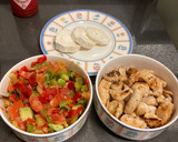Foto del paso 6 de la receta: Fajitas de verdura y pollo picante