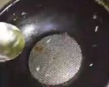 A picture of step 6 of Singaporean rice.