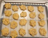 Foto del passaggio 3 della ricetta Biscotti all'arancia vegan con scorze d'agrumi e cioccolato
