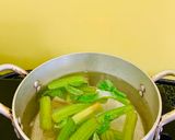 Hình bước làm 2 của món Canh thân atiso giò sống