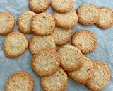 Foto del passaggio 7 della ricetta 235 • Biscotti croccanti con frutta secca e albumi