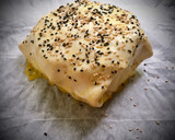 Foto del paso 4 de la receta: Hojaldre de Camembert con jamón y cebolla