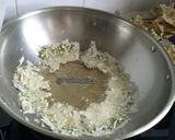 Foto langkah ke 3 dari resep Rempeyek kacang hijau teri asin | tepung beras | maizena.