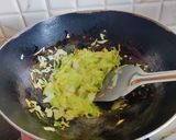 चटपटी हरी प्याज़ की सब्जी (Chatpati hari pyaz ki sabzi recipe in hindi) रेसिपी चरण 2 फोटो