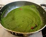A picture of step 5 of Garlic spinach paneer.