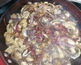 Foto del paso 2 de la receta: Quiche de champiñón y cebolla morada