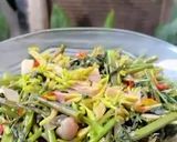 Foto langkah ke 10 dari resep Tumis Kangkung dan Bunga Pepaya.