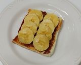 Foto langkah ke 3 dari resep Banana Cocoa Peanut Butter Toast 🍌 🥜.