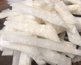 Hình bước làm 1 của món Củ cải trắng ngâm vàng kiểu Hàn Quốc