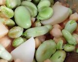 صورة لخطوة 2 من وصفة طبخة بالفول والحمص