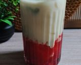 Foto langkah ke 4 dari resep Strawberry Creamy Matcha.