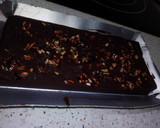 Foto del paso 3 de la receta: Chocolate negro con pipas a la miel y sal