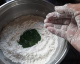 A picture of step 4 of Spinach and Cottage Cheese Momos with Honey Chilli dip.