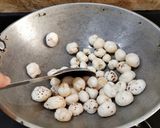 A picture of step 1 of Makhana Raita.