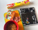 Foto langkah ke 1 dari resep Onigiri Indomie🍙#berburucelemekemas#resolusi2019.