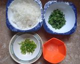 A picture of step 1 of Mooli k parathay.