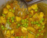 பச்சை பட்டாணி உருளைக்கிழங்கு குருமா (Pachai pattani urulaikilanku kuruma recipe in tamil) ரெசிபி ஸ்டேப் 2 புகைப்படம்
