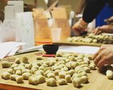 Foto del passaggio 11 della ricetta Gnocchi con papà, di “Pasta e motori”