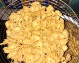 Foto langkah ke 6 dari resep Kue bawang gunting/ Kripik Bawang Renyah.