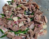 Foto langkah ke 2 dari resep Tumis Daging Sapi.