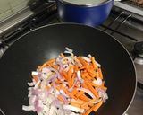 Foto del paso 2 de la receta Fideos chinos (verduras pollo y gambitas)