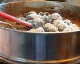 A picture of step 6 of Simply delicious Blueberry choecolate cake for the New Year.