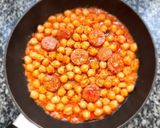 Foto del paso 6 de la receta: Garbanzos secos picantes con chorizo