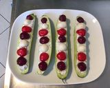 Une image de l'étape 12 de Concombres Noa à la ricotta,herbes fraîches et radis multicolores.