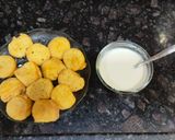 A picture of step 7 of Dahi Bhalla.