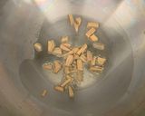A picture of step 2 of Shahi paneer.