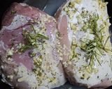 Foto del paso 2 de la receta: Bondiola de cerdo al vino blanco