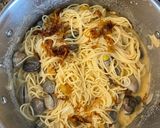 Foto del paso 10 de la receta: Espaguetis Caldosos Diverxo (almejas, coco, piparras, lima)