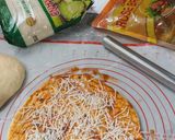 Foto langkah ke 6 dari resep Roti Keju Bolognese Tanpa Ulen (Minyak) #624.