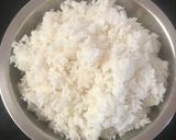 A picture of step 1 of Fhodnicha bhaat.