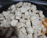 Foto langkah ke 3 dari resep Tumis Bakso Wortel Saos Tiram.
