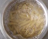 A picture of step 2 of White sauce pasta (veg).